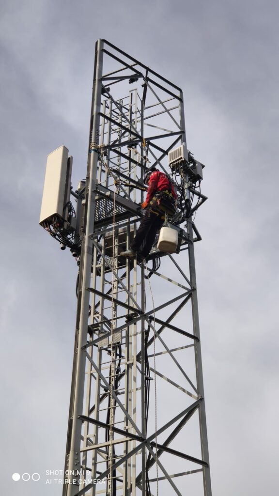 contrôle dimensionnement pylône-massif pour ajout antennes